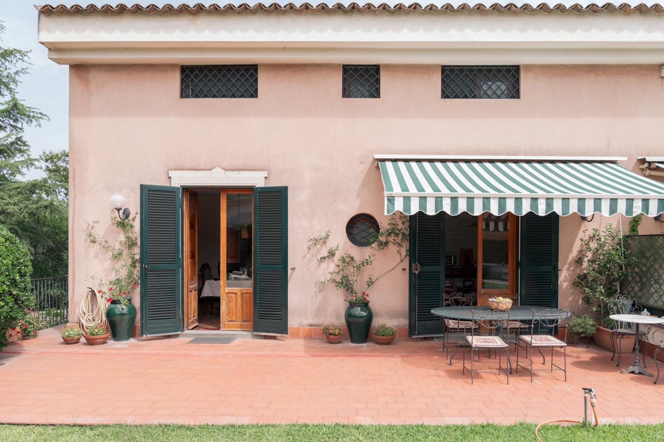 Spazi comuni di Villa Milone — Esterno sul retro