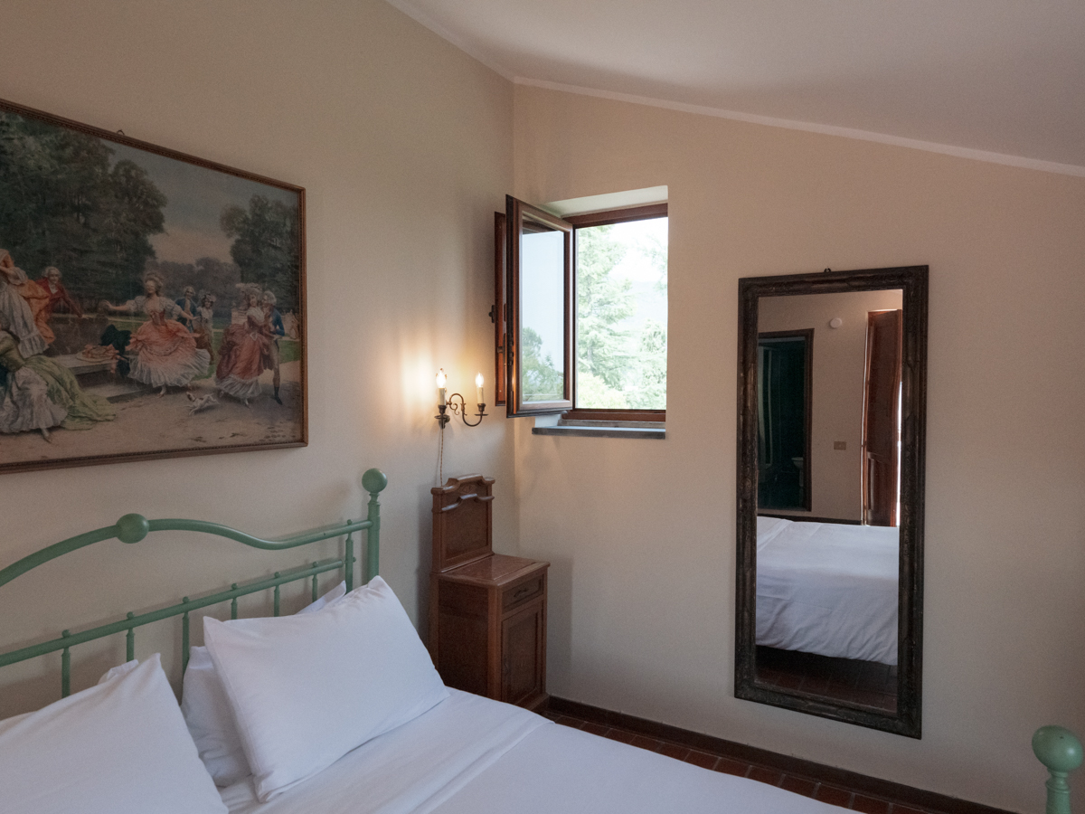 Suite Padronale di Villa Milone — Verso la finestra