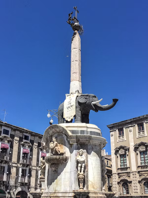 Centro storico di Catania, barocco di pietra lavica